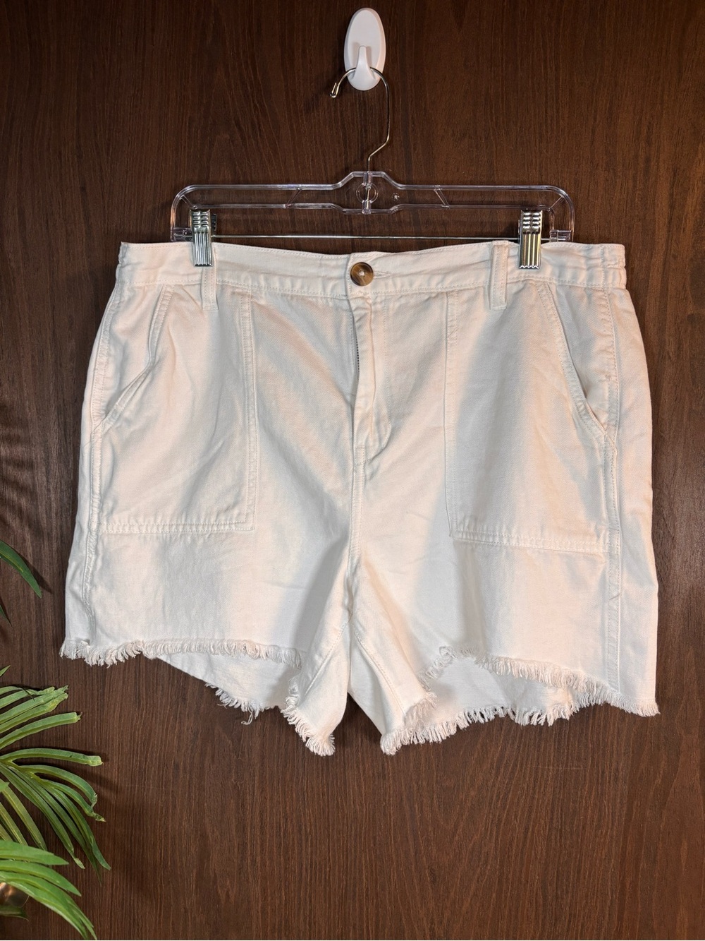 Aerie White High Rise Frayed Hem Shorts Size Large